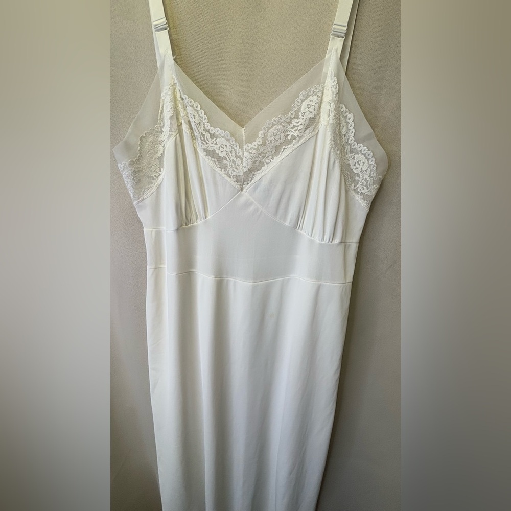 Philmaid Vintage Sheer Slip Dress Beautiful lace detail at the front and hemline - Picture 10 of 12